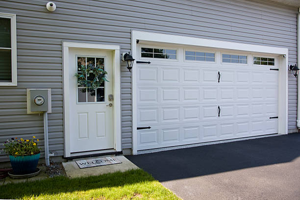 24/7 Emergency Garage Door Panel Replacement experts in George, IA